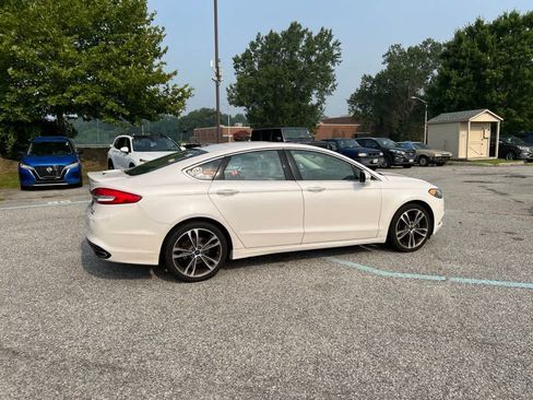 Used 2017 Ford Fusion Titanium FWD image 4