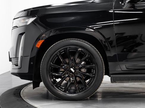 Used 2023 Cadillac Escalade Sport Platinum w/ LPO, ONYX Package image 39