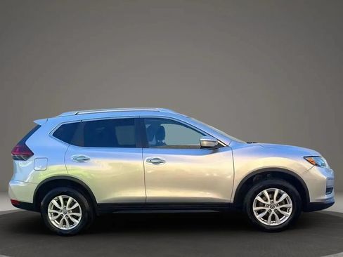 Used 2019 Nissan Rogue SV AWD/4WD image 4