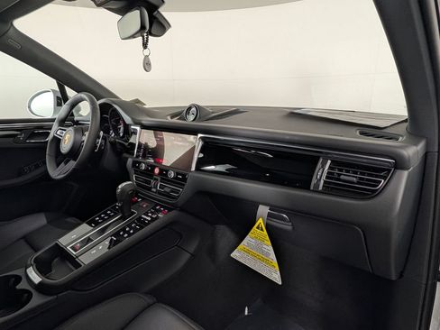 New 2026 Porsche Macan AWD/4WD image 19