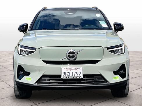 Used 2023 Volvo XC40 Recharge Plus w/ Protection Package Premier image 3