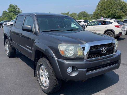 Used 2011 Toyota Tacoma 4x4 Double Cab w/ TRD Off-Road Pkg image 7