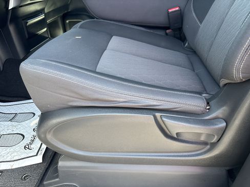 Used 2021 Nissan Titan SV w/ Accessory Utility Package AWD/4WD image 19