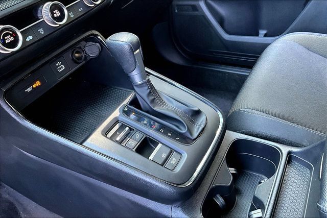 Used 2025 Honda CR-V LX image 18