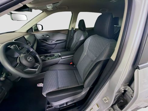 Used 2023 Nissan Rogue SV AWD/4WD image 13