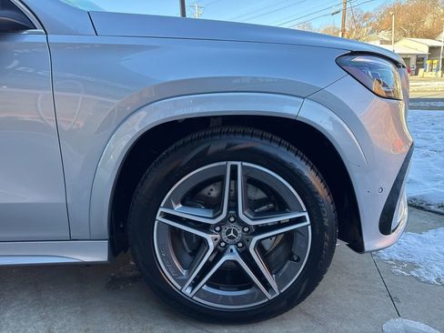Certified 2025 Mercedes-Benz GLS 450 4MATIC image 12