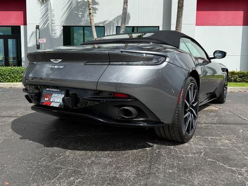 Used 2019 Aston Martin DB11 Volante image 27