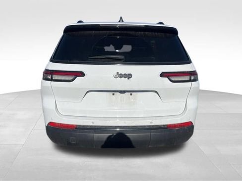 Used 2023 Jeep Grand Cherokee L Laredo image 6