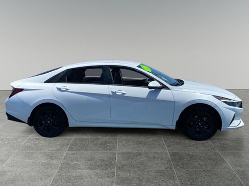 Used 2022 Hyundai Elantra SEL FWD image 6