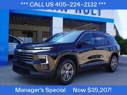 Used 2025 Chevrolet Traverse LT