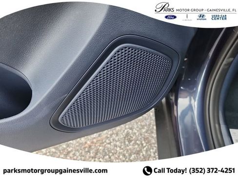 New 2025 Hyundai Venue Limited image 16