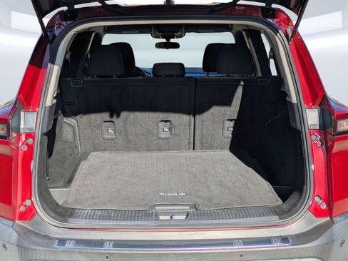 Used 2023 Nissan Rogue SV image 13