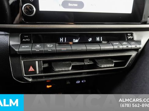 Used 2025 Toyota Camry LE image 35