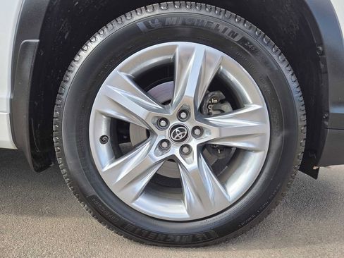 Used 2017 Toyota Highlander Limited image 34