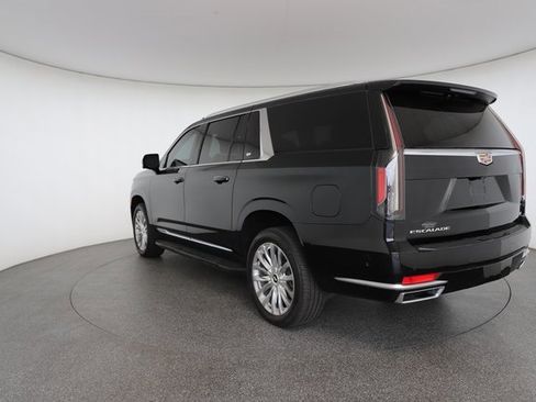 Used 2022 Cadillac Escalade ESV Premium Luxury image 11