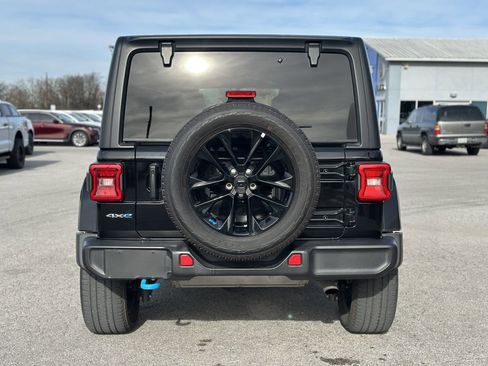 Used 2023 Jeep Wrangler Unlimited Sahara image 4