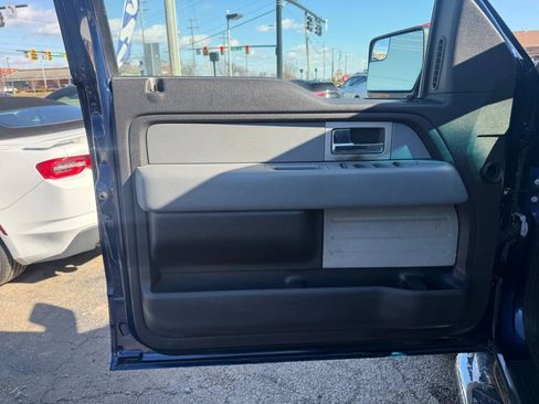 Used 2011 Ford F150 XLT w/ XLT Chrome Pkg image 10