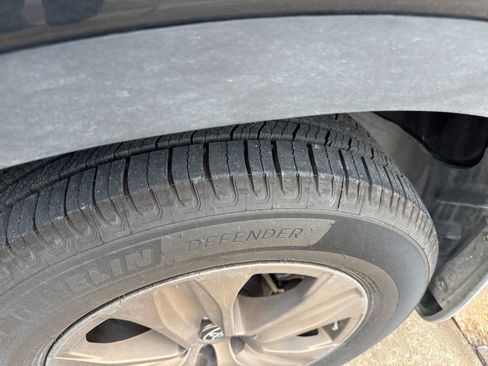 Used 2023 Toyota Highlander Bronze Edition image 11