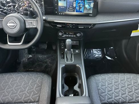 New 2026 Nissan Kicks SV image 4