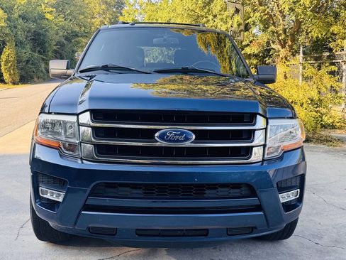 Used 2015 Ford Expedition XLT image 3