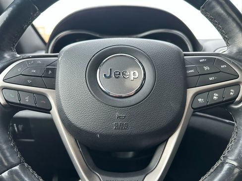 Used 2020 Jeep Grand Cherokee Overland AWD/4WD image 17