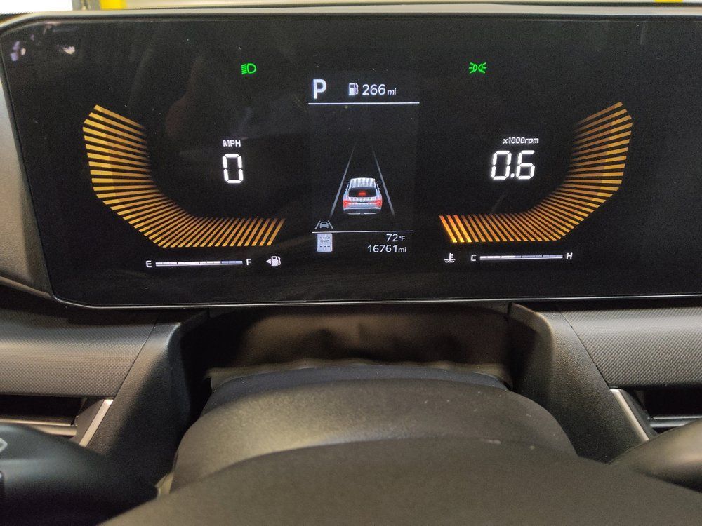 Used 2025 Kia K4 FWD image 23
