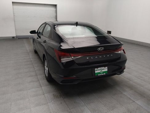 Used 2021 Hyundai Elantra SE FWD image 5