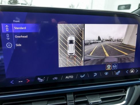 New 2026 Chevrolet Equinox EV LT image 24