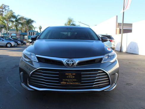 Used 2017 Toyota Avalon XLE Premium w/ Preferred Accessory Package FWD image 8