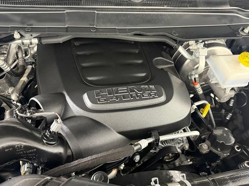 Used 2025 RAM 2500 Big Horn AWD/4WD image 32
