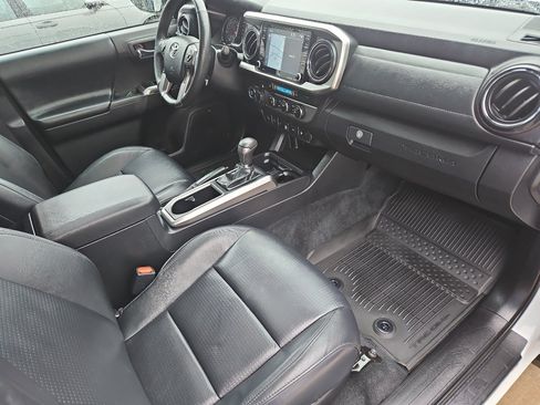 Used 2023 Toyota Tacoma Limited w/ Black Out Package (TMS) image 20