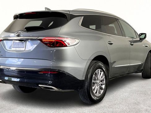 Used 2024 Buick Enclave Premium image 2