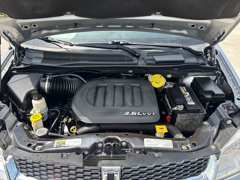 Used 2018 Dodge Grand Caravan SXT FWD image 10
