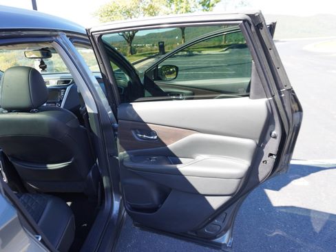 Used 2020 Nissan Murano Platinum w/ Cargo Package image 21