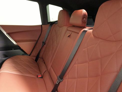 Used 2023 BMW iX xDrive50 w/ Premium Package image 39