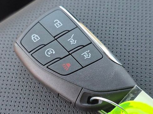 New 2025 Chevrolet Suburban Premier image 29