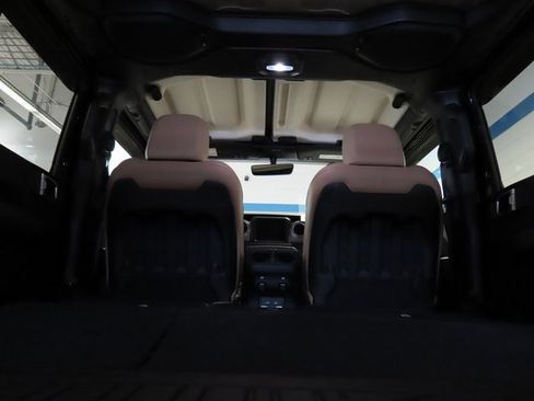 Used 2018 Jeep Wrangler Unlimited Rubicon image 32