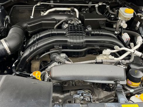 Used 2019 Subaru Crosstrek 2.0i w/ Eyesight System image 19