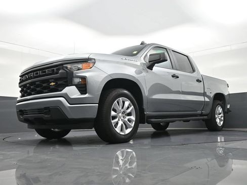 Used 2026 Chevrolet Silverado 1500 Custom RWD image 25