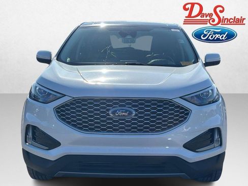 Used 2024 Ford Edge SEL w/ Convenience Package image 2