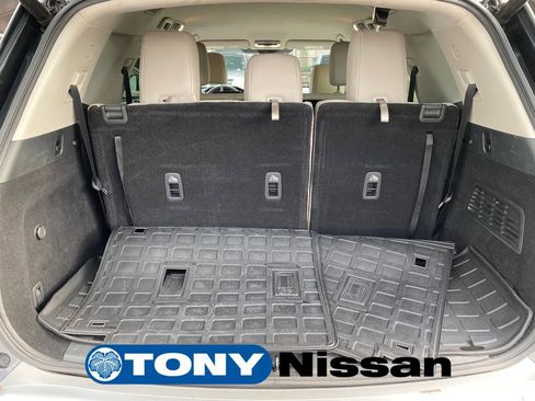 Used 2023 Nissan Pathfinder SL image 29