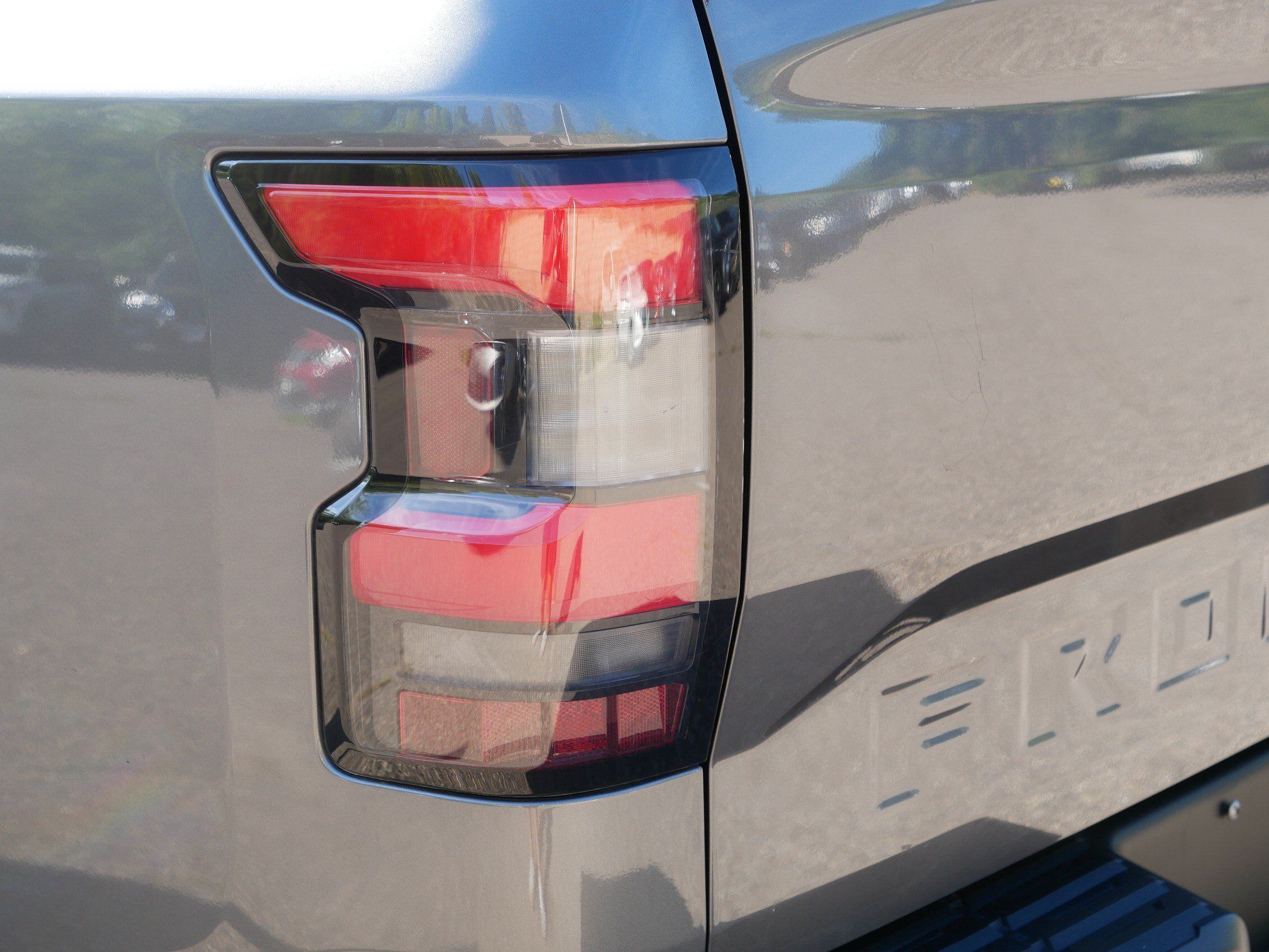 Certified 2022 Nissan Frontier SV w/ Technology Package AWD/4WD image 17