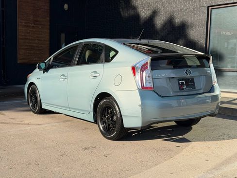 Used 2012 Toyota Prius Three w/ Appearance Pkg FWD image 3