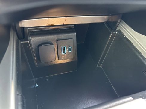 Used 2023 Ford Explorer Limited w/ Equipment Group 301A image 30