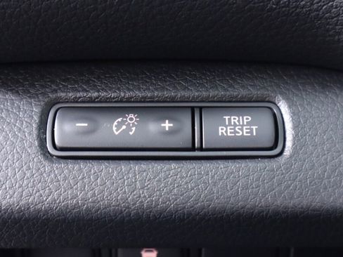 Used 2017 Nissan Altima 2.5 SR image 11