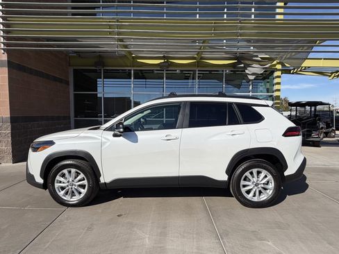 Used 2026 Toyota Corolla Cross LE image 6