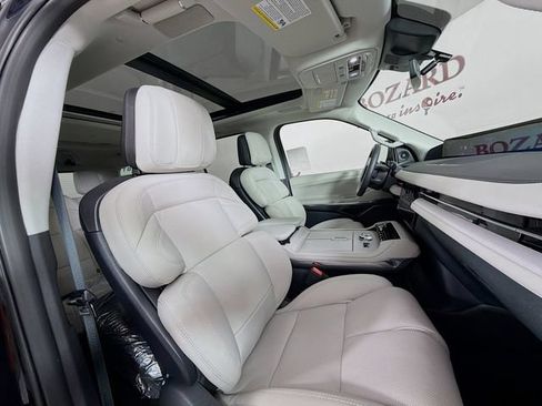 New 2026 Lincoln Navigator Reserve AWD/4WD image 33