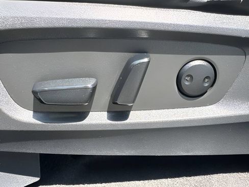 Used 2023 Nissan Pathfinder Platinum AWD/4WD image 10
