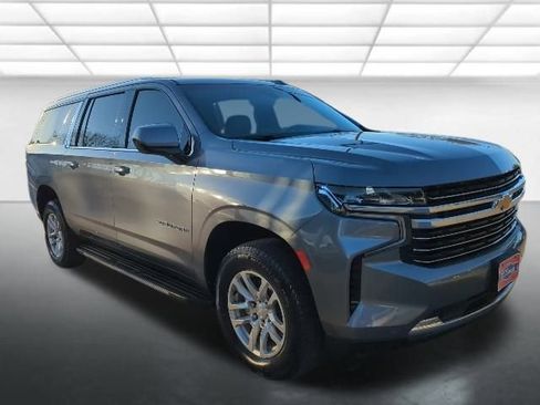 Certified 2022 Chevrolet Suburban LT image 1