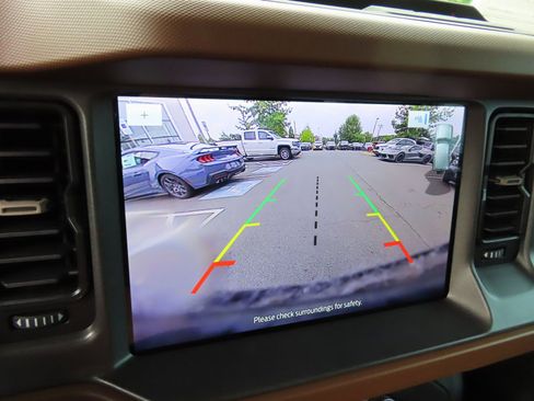 Used 2024 Ford Bronco Outer Banks image 19